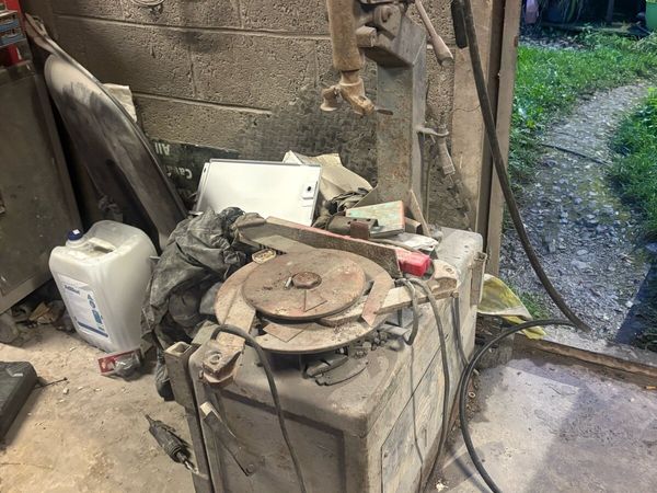 Tyre machine - Main image