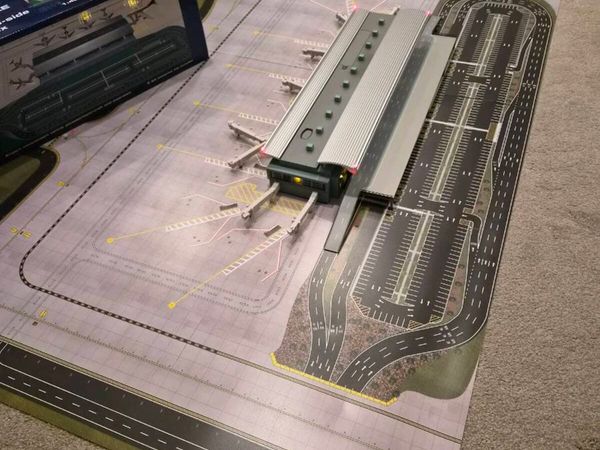 Gemini Jets Airport + Mat - Main image