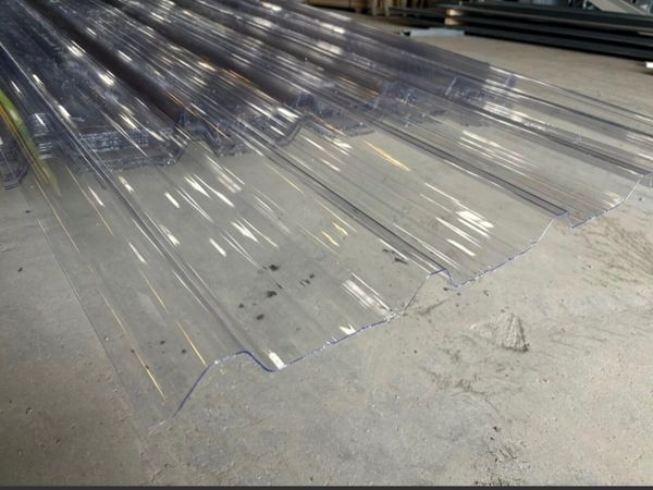 Unbreakable Polycarbonate sheeting €5 per ft - Main image
