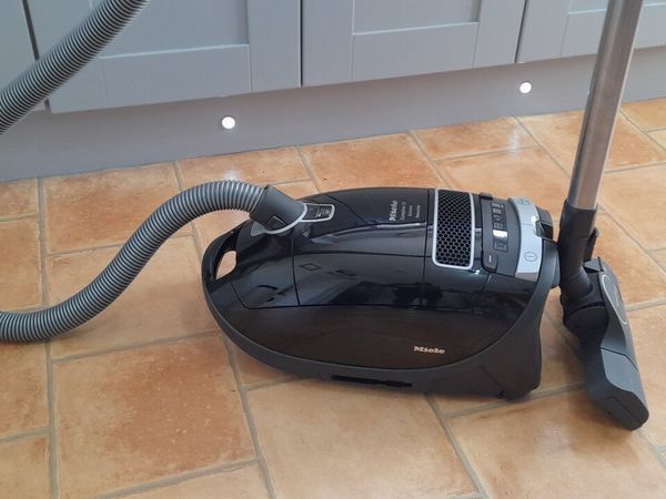 Miele vacuum/Hoover cleaner - Main image