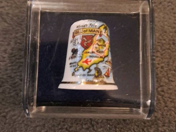 Vintage Isle of Man Bone China Thimble - Main image