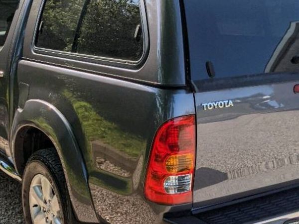 Toyota hilux canopy - Main image