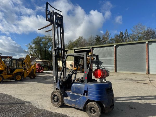 Forklift €4500 caterpillar - Main image