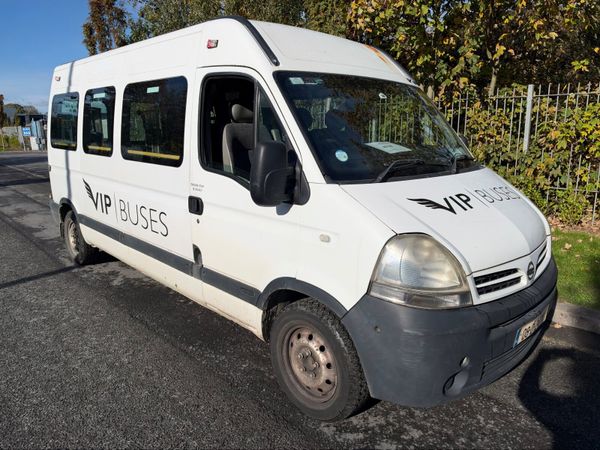 2008 Nissan interstar wheelchair minibus - Main image