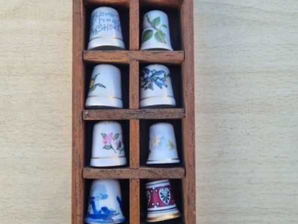 Collectible porcelain thimbles - Main image