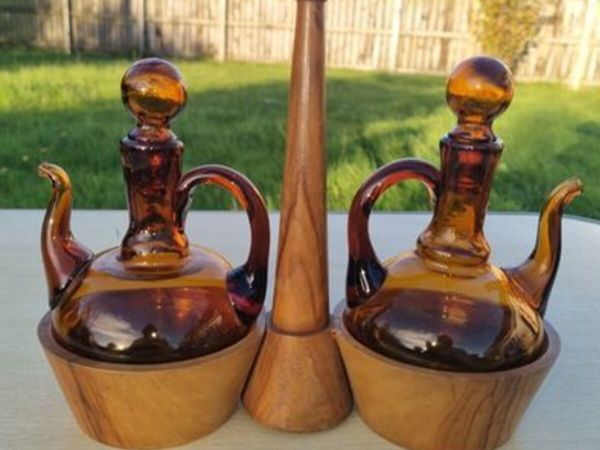 Vintage olive oil and vinegar set - Main image