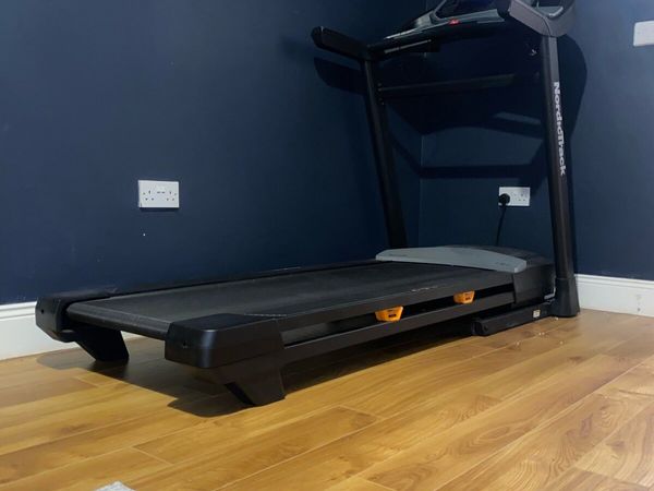 NordicTrack T12.0 Treadmill-22km/hr. V Good Cond - Main image