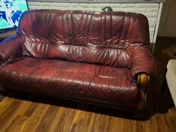 Leather couch with wooden frame - Main image