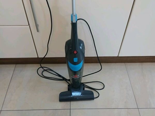 ELECTRIC UPWRIGHT VACUM CLEANER LIKE NEW - Main image