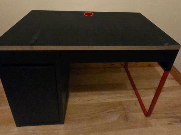 Desk IKEA MICKE - Main image