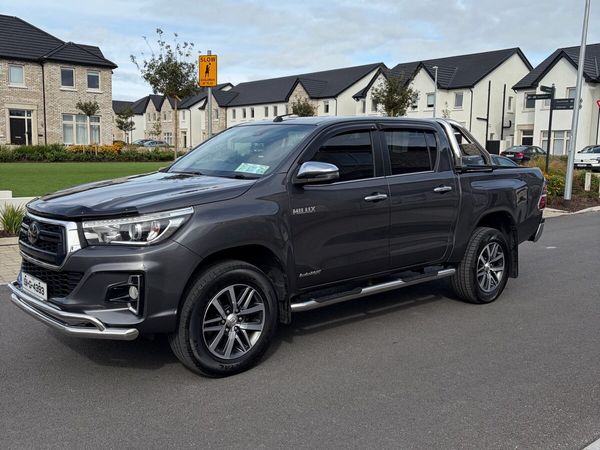 2019 Toyota hilux INVINCIBLE X doe and tax 7/27 - Main image