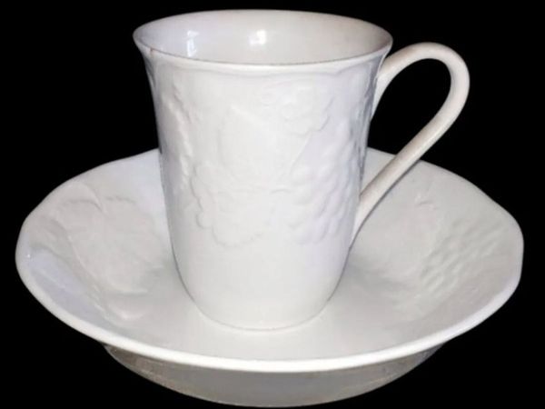Vintage Wedgwood Strawberry & Vine Breakfast Duo - Main image