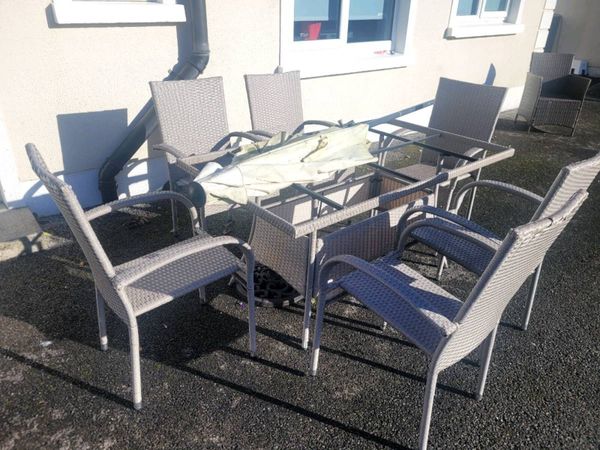 Garden table chairs parasol FREE TO TAKE AWAY - Main image