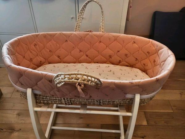 Mamas and papas moses basket - Main image