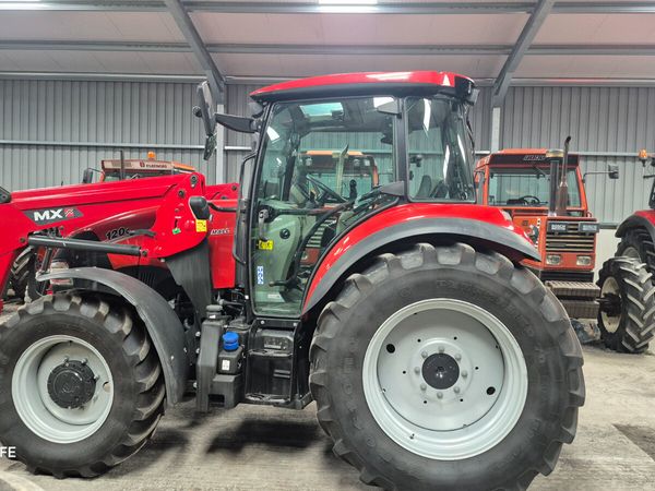 CASE Farmall 120C - Main image
