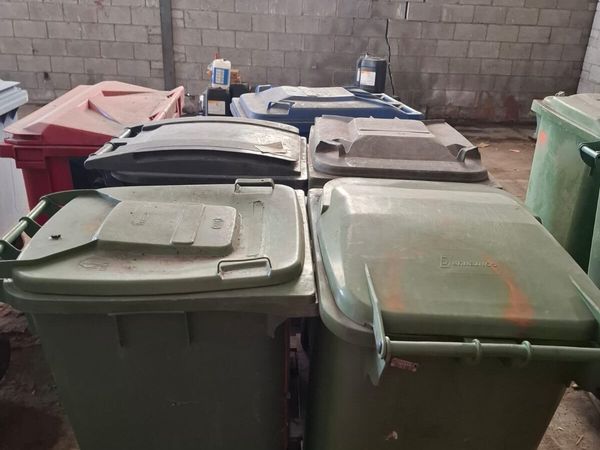 Wheelie bins - Main image