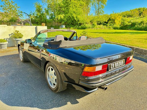 Porsche 944 S2 Cabriolet - Main image