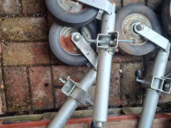 JOCKEY WHEELS - Main image