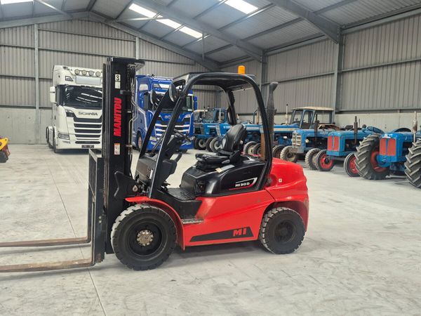 Manitou M130D forklift - Main image