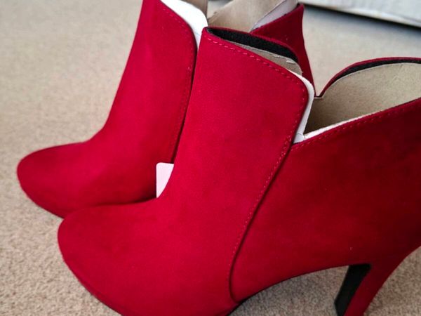 Ladies red boots - Main image