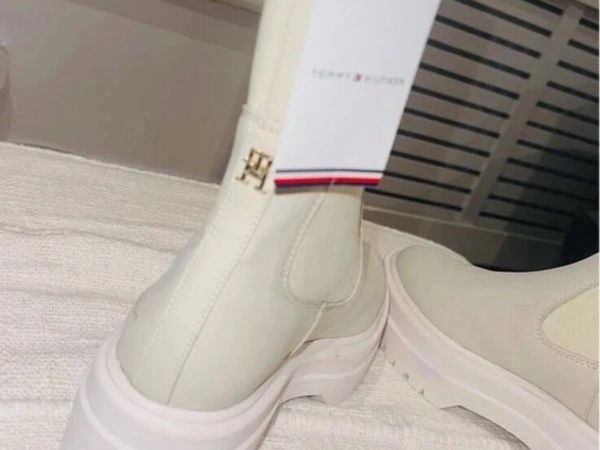 Tommy Hilfiger - Main image
