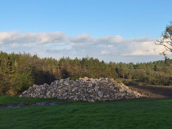 Rubber and stone - Main image