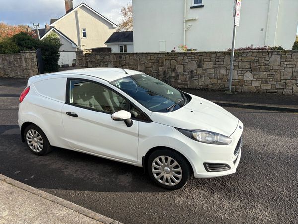 2017 Ford Fiesta Van 1.5Diesel New Doe 06,27 - Main image