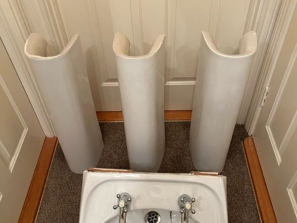 Large Sinks & Pedestals (Used) (x2) - Main image