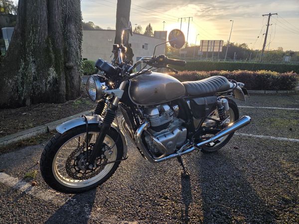 ROYAL ENFIELD Interceptor 2020 - Main image