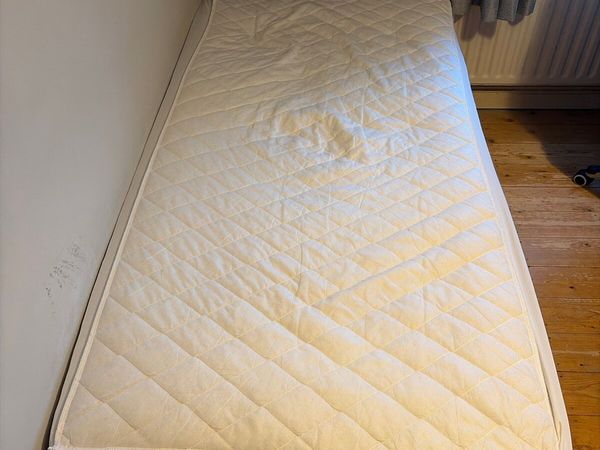 Bed frame & mattress - Main image