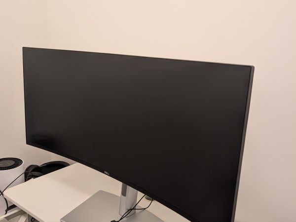 Dell UltraSharp 34" Curved ultra wide - Main image