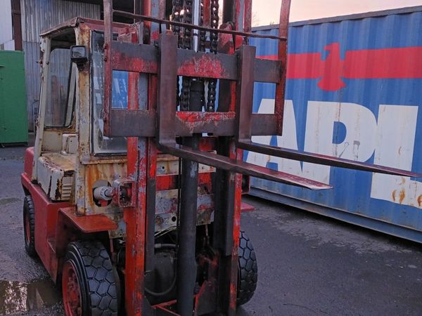 Nissan 3.5 Ton Diesel Forklift - Main image