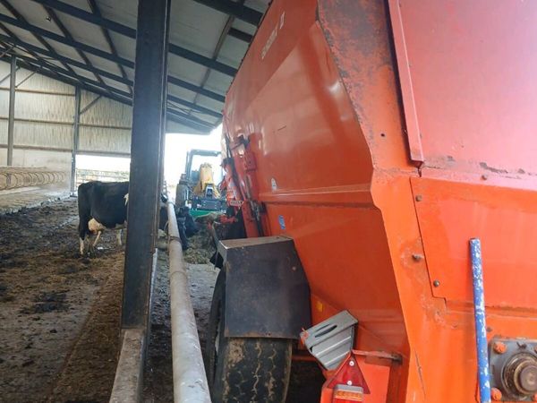 Kuhn diet feeder - Main image