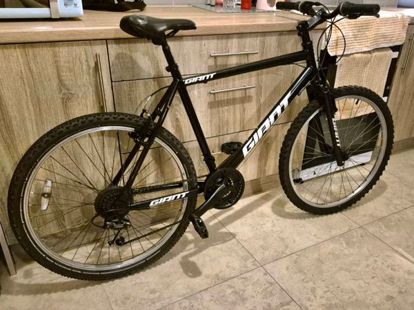 ADULTS GIANT ESCAPE 21” FRAME BIKE BRAKES AND GEAR - Main image