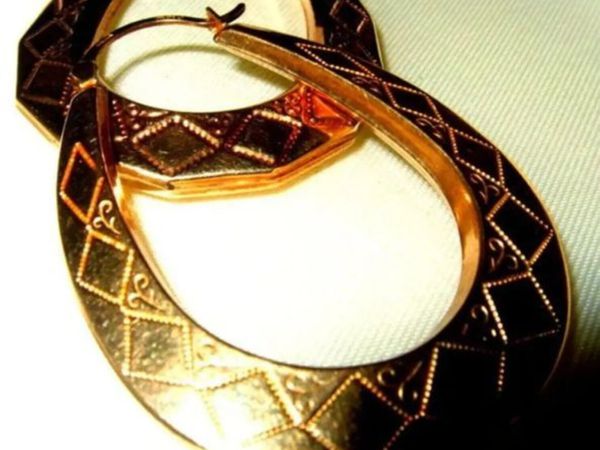 Vintage Hallmarked 9ct Gold Hoop Earrings - Main image