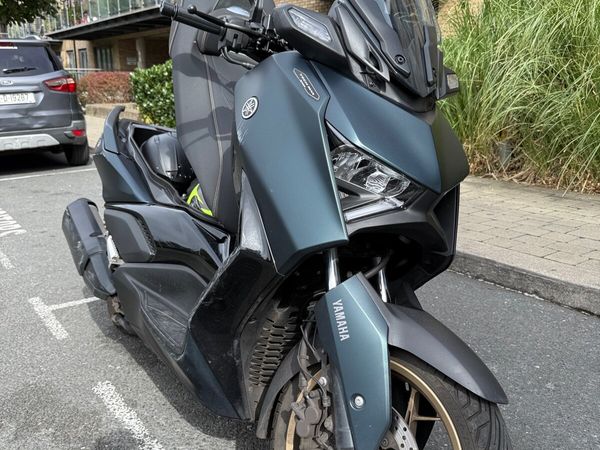 Yamaha Xmax 300 Tech Max + Extras - Main image