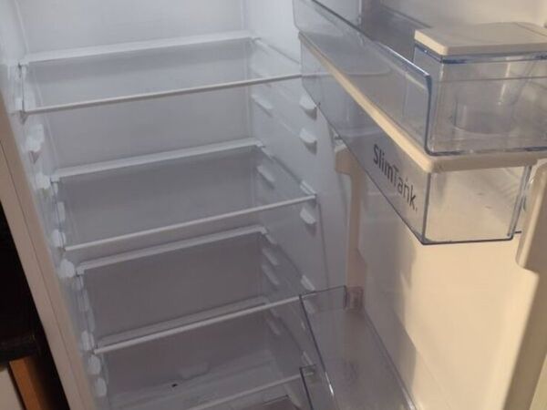 Beko freestanding fridge - Main image