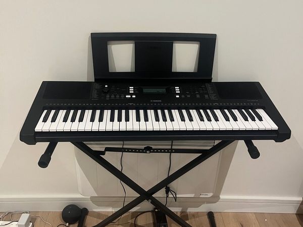 Yamaha PSR E373 Keyboard - Main image