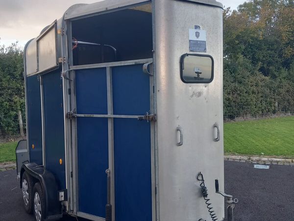 505 Ifor Williams Horsebox - Main image