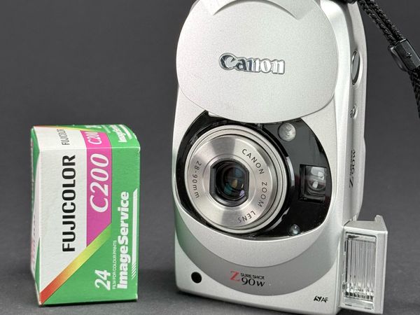 Canon Sure Shot Z90W point and shoot film camera - Main image