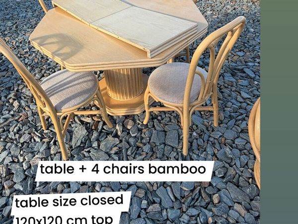 kitchen table + 4 chairs €150 - Main image