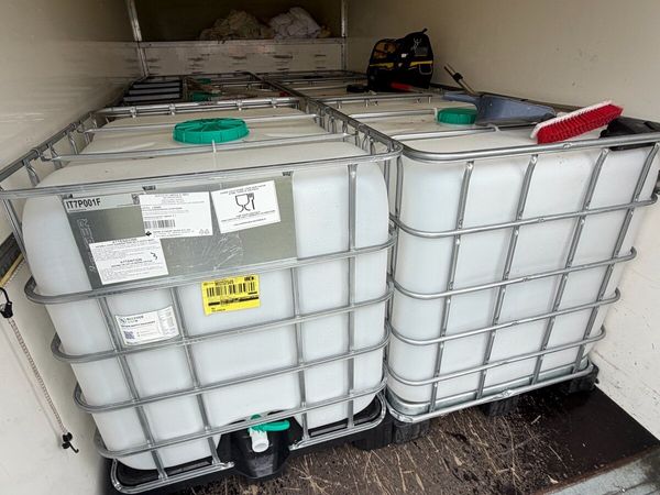 7 clean water tanks €100 each - Main image