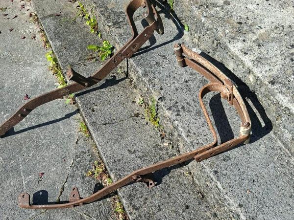Vintage Car Rear Bumpers/Brackets - Main image
