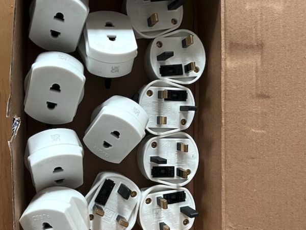 Lot of 20 New 2-Pin to 3-Pin Shaver Adaptors - Main image