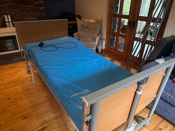 Hospital bed - Main image