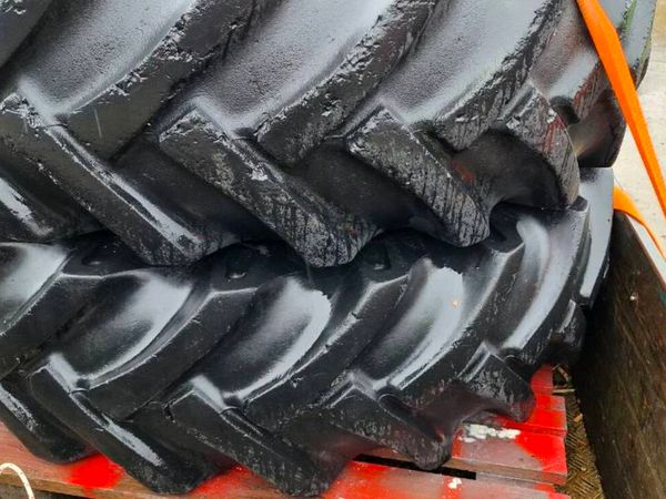 Wheels and tyres 13.6/12 28R - Main image