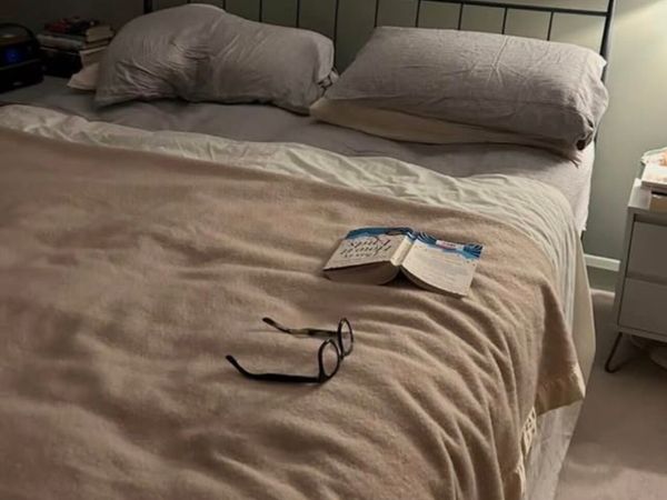 Metal bed frame - Main image