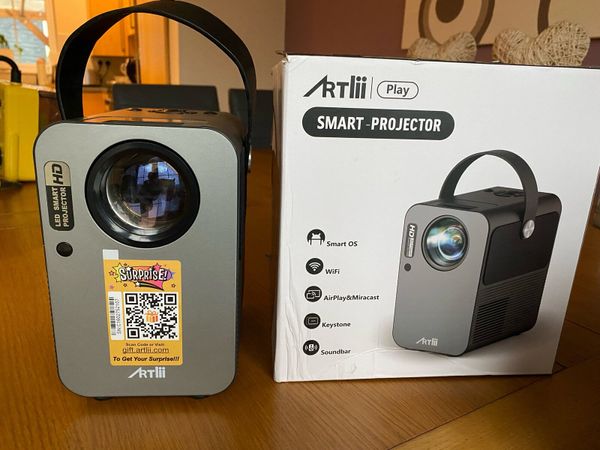 ART Iii smart projector - Main image
