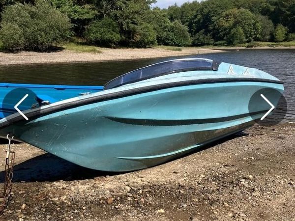 Shakespeare Mini Clubman fiberglass speedboat. - Main image