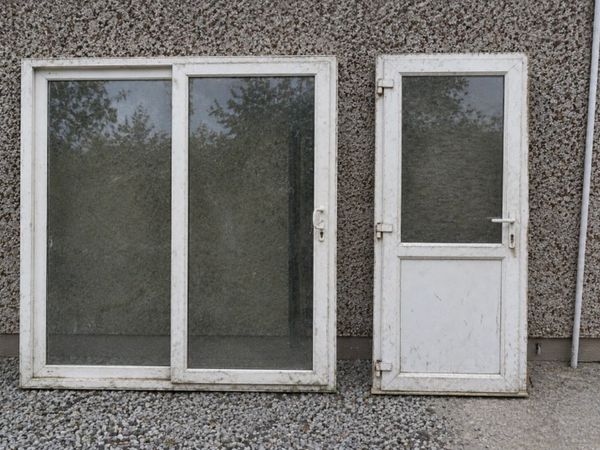 UPVC SLIDING DOOR AND SINGLE DOOR NEEDS A WASH - Main image